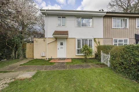16 Dyson Close, Windsor, SL4 3LZ