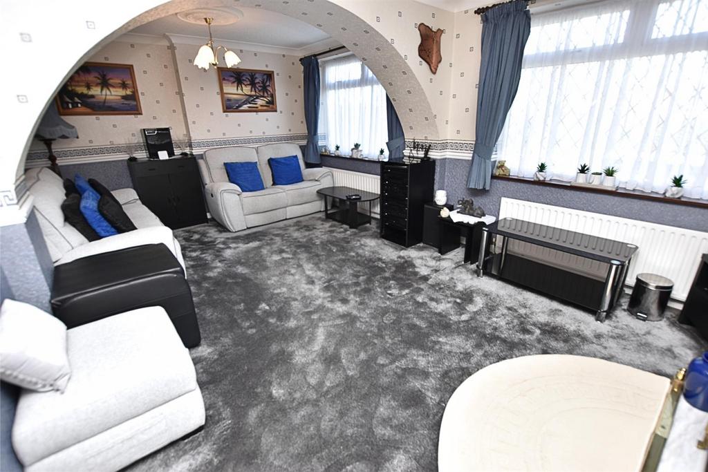 Lounge/dining room