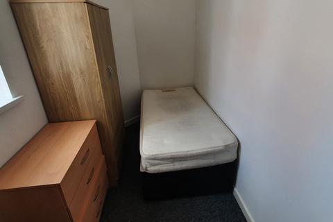 2 bedroom flat to rent, Flat 1, 26 Minny Street
