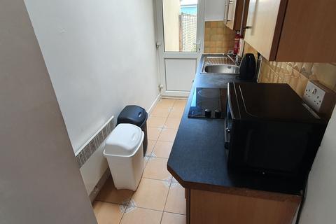 2 bedroom flat to rent, Flat 1, 26 Minny Street