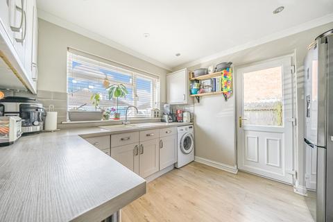 32 Ellingdon Road, Wroughton, Swindon, SN4 9HY