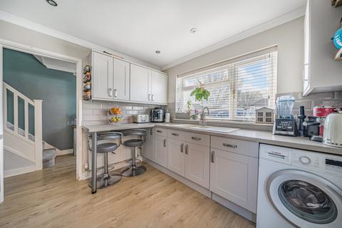 32 Ellingdon Road, Wroughton, Swindon, SN4 9HY