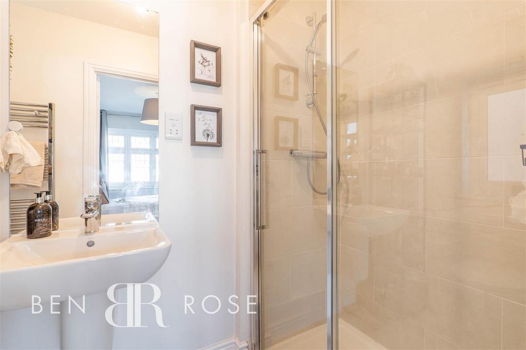 Master Ensuite