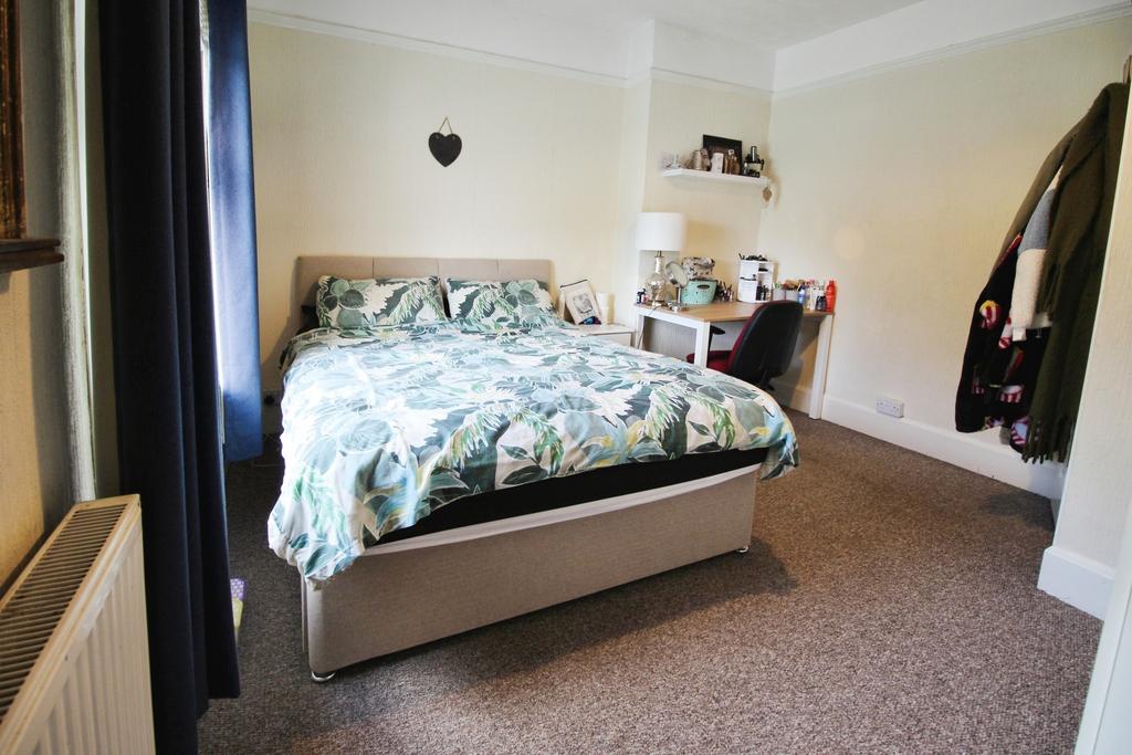 Bedroom 1 aspect 2.JPG
