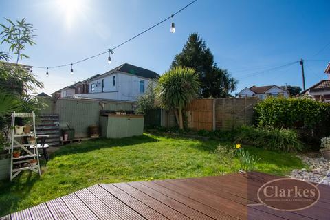 2 bedroom flat for sale, Lovely Garden Flat, Richmond Park Road
