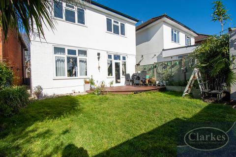 2 bedroom flat for sale, Lovely Garden Flat, Richmond Park Road