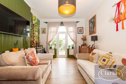 2 bedroom flat for sale, Lovely Garden Flat, Richmond Park Road
