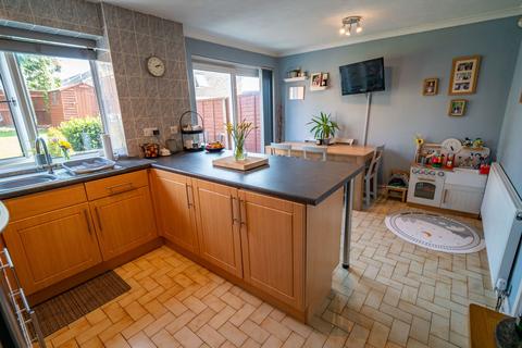 5 Dordon Close, Shirley, Solihull, B90 1AH