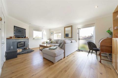 9 Ditton Reach, Thames Ditton, KT7 0XB