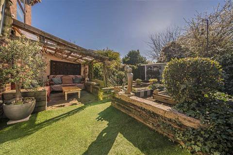 9 Ditton Reach, Thames Ditton, KT7 0XB