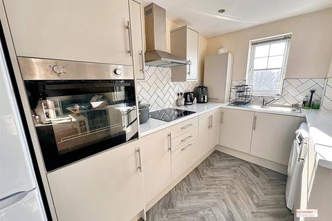 2 bedroom apartment for sale, Sanderson Villas, St James Village, Gateshead, NE8