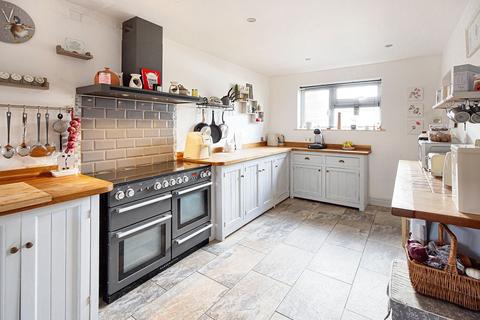 19 Cowbridge Crescent, Malmesbury, SN16 9LY