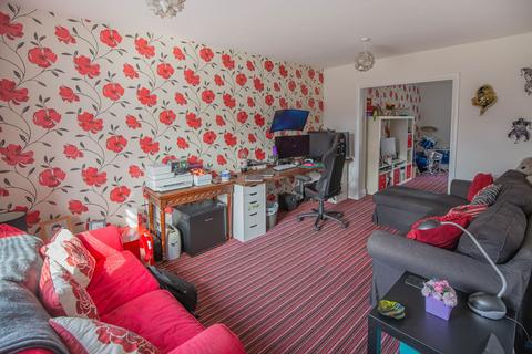 19 Cowbridge Crescent, Malmesbury, SN16 9LY