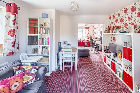 19 Cowbridge Crescent, Malmesbury, SN16 9LY