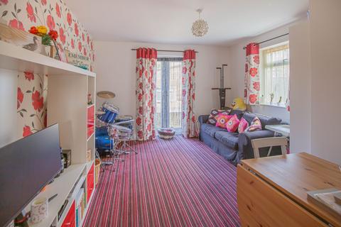 19 Cowbridge Crescent, Malmesbury, SN16 9LY