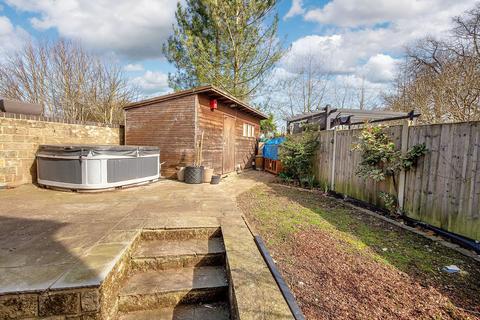 19 Cowbridge Crescent, Malmesbury, SN16 9LY