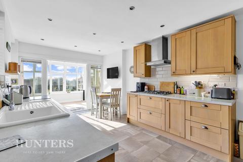14 Bardsley Vale Avenue, Oldham, OL8 3HZ