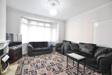 4 bedroom terraced house to rent, Sandford Road, East Ham, E6