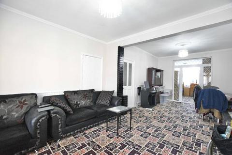4 bedroom terraced house to rent, Sandford Road, East Ham, E6
