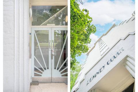 1 bedroom flat for sale, Shepherds Bush Green, Shepherd's Bush, London, W12