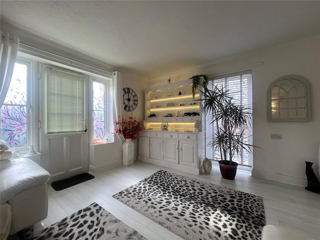 Sitting/Dining Room