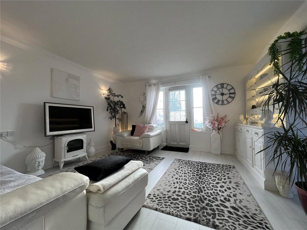 Sitting/Dining Room