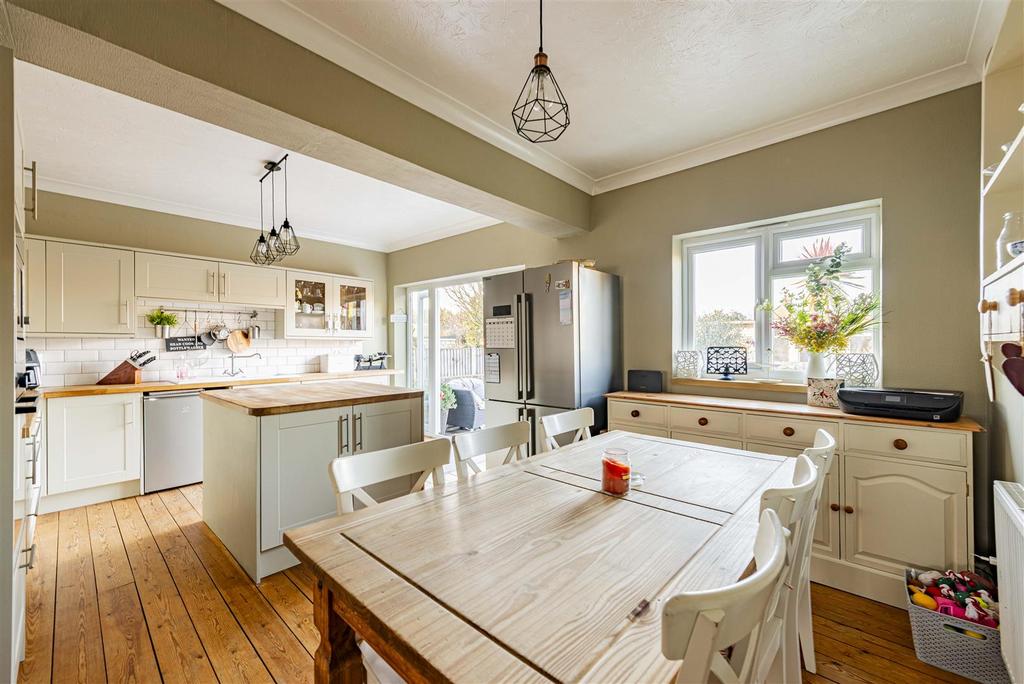 Orchard Road, Westbrook - 4 bedroom semi detached