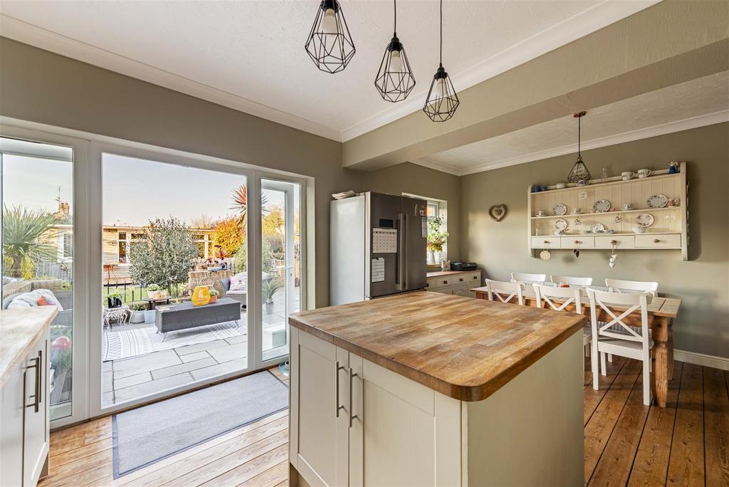 Orchard Road, Westbrook - 4 bedroom semi detached