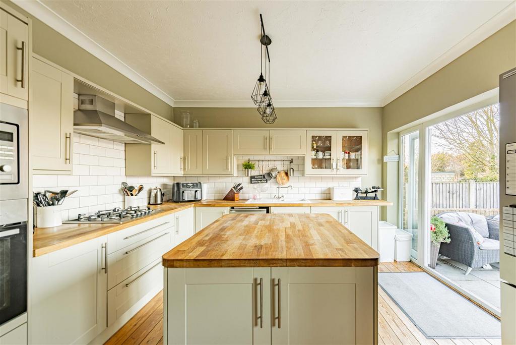 Orchard Road, Westbrook - 4 bedroom semi detached