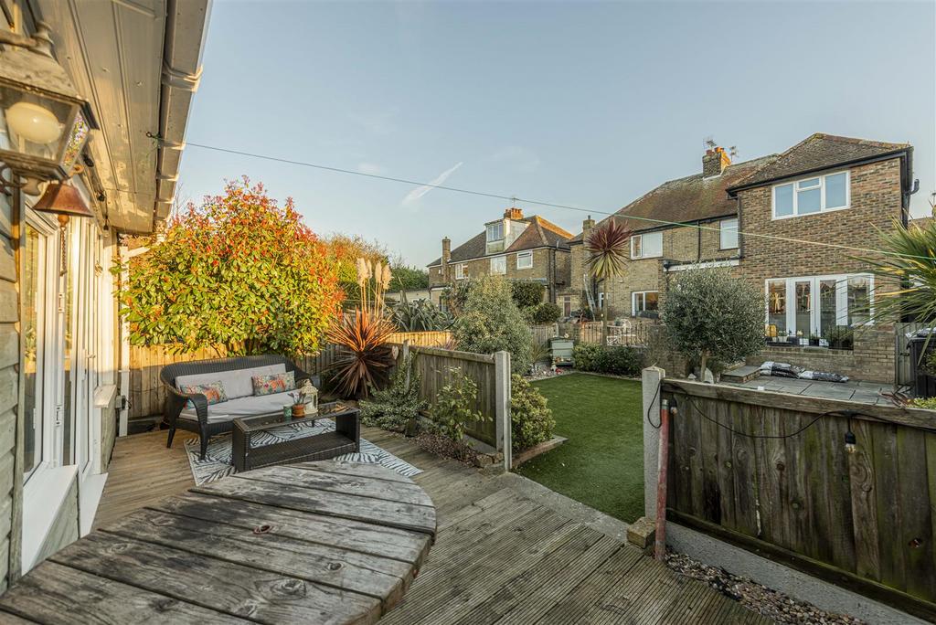 Orchard Road, Westbrook - 4 bedroom semi detached