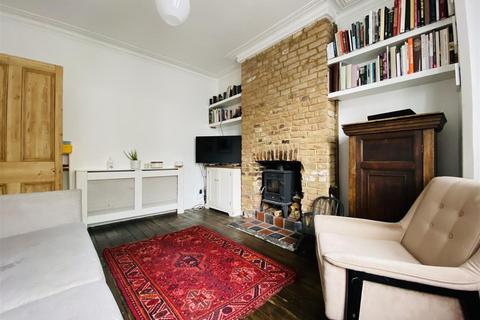 51 Huntly Road, London, SE25 6QY