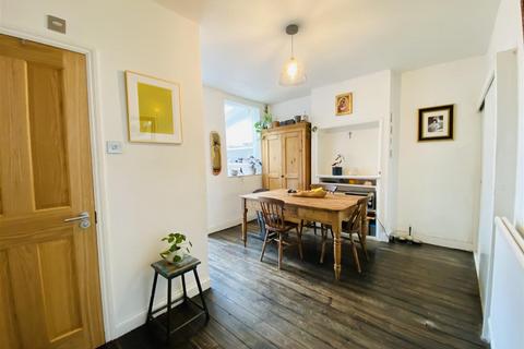 51 Huntly Road, London, SE25 6QY
