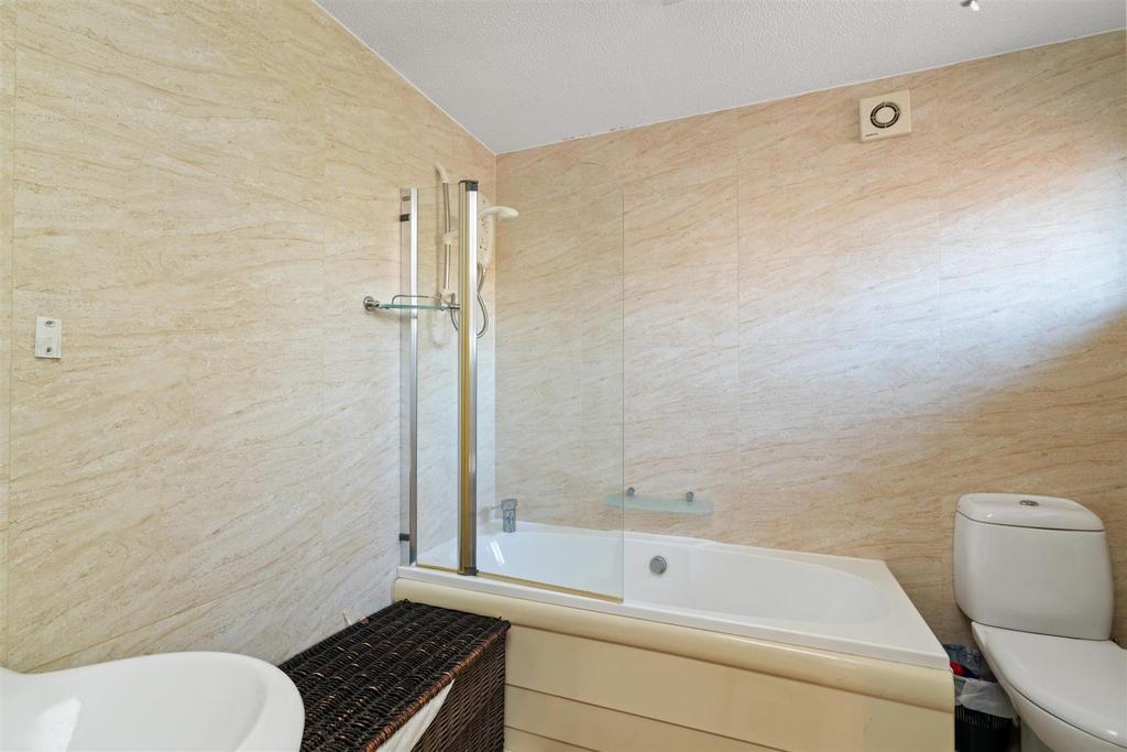 Bathroom.jpg