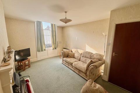 1 bedroom flat for sale, Royal Avenue, Scarborough
