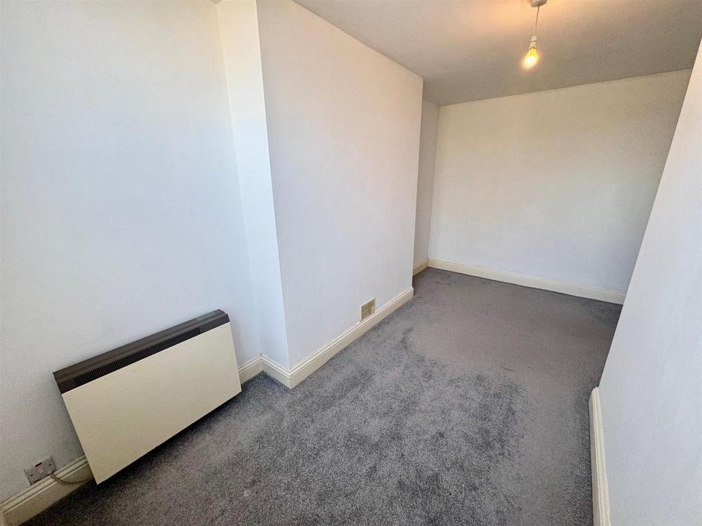 Bedroom 1d.jpg