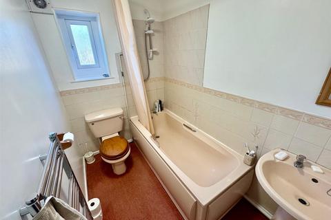 1 bedroom flat for sale, Royal Avenue, Scarborough