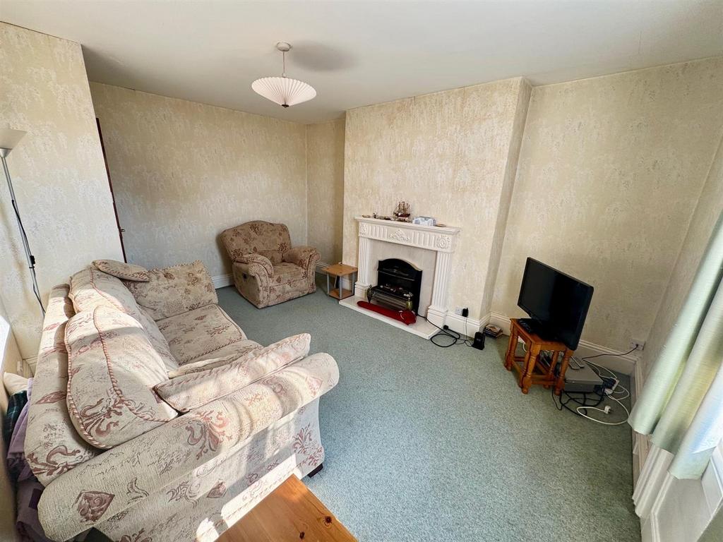 Lounge 6.jpg