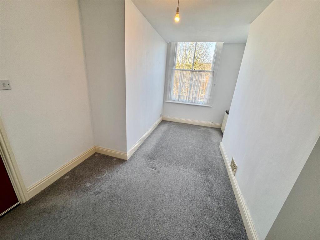 Bedroom 1c.jpg