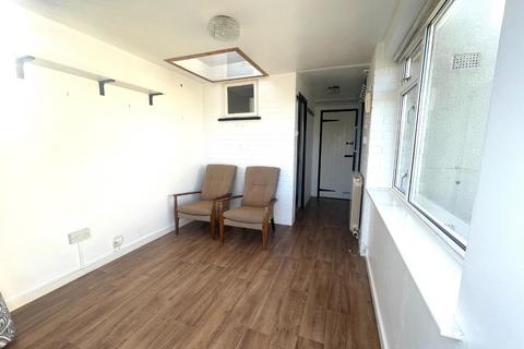 16 Clemence Road, Street, BA16 0SR