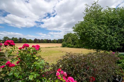 Walton Cottage Springvale Avenue, Kings Worthy, Winchester, SO23 7LH
