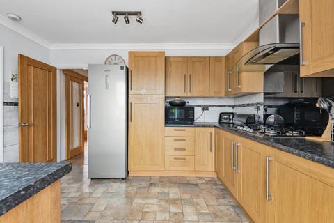 Walton Cottage Springvale Avenue, Kings Worthy, Winchester, SO23 7LH