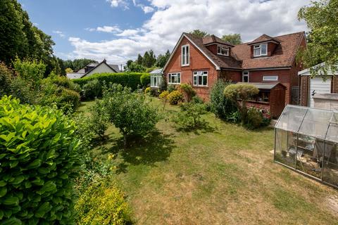 Walton Cottage Springvale Avenue, Kings Worthy, Winchester, SO23 7LH