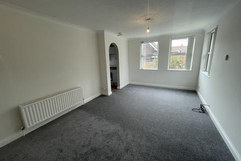 2 bedroom flat to rent, Sandringham Road, Poole BH14