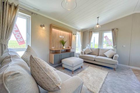 2 bedroom lodge for sale, St Osyth Essex