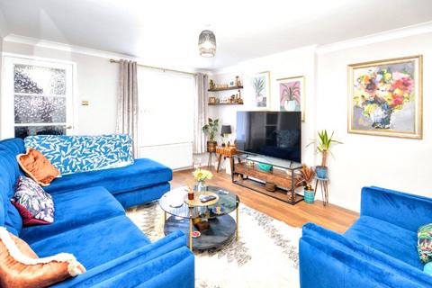 16 Chestnut Walk, Wakefield, WF2 0TX