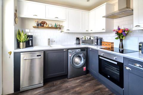 16 Chestnut Walk, Wakefield, WF2 0TX