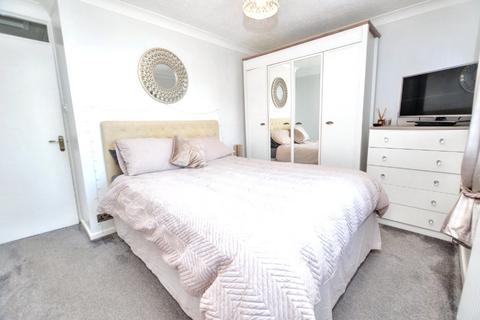 16 Chestnut Walk, Wakefield, WF2 0TX