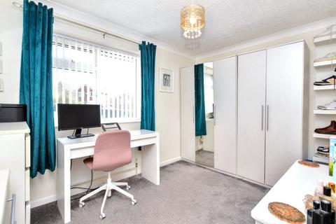 16 Chestnut Walk, Wakefield, WF2 0TX