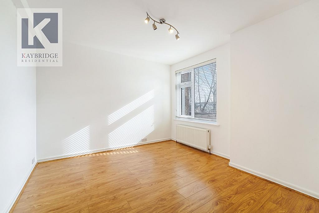 Stoneleigh Broadway KT17 2 HS