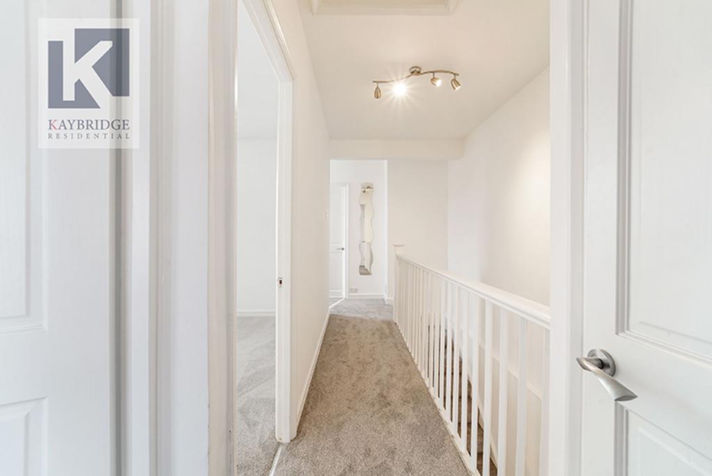 Stoneleigh Broadway KT17 2 HS